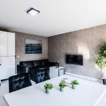 Apart Otel Katowice By Lantier - Swimming Pool Zone 3*