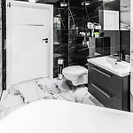 Katowice By Lantier - Swimming Pool Zone 3* 바이톰