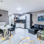 Katowice By Lantier - Swimming Pool Zone