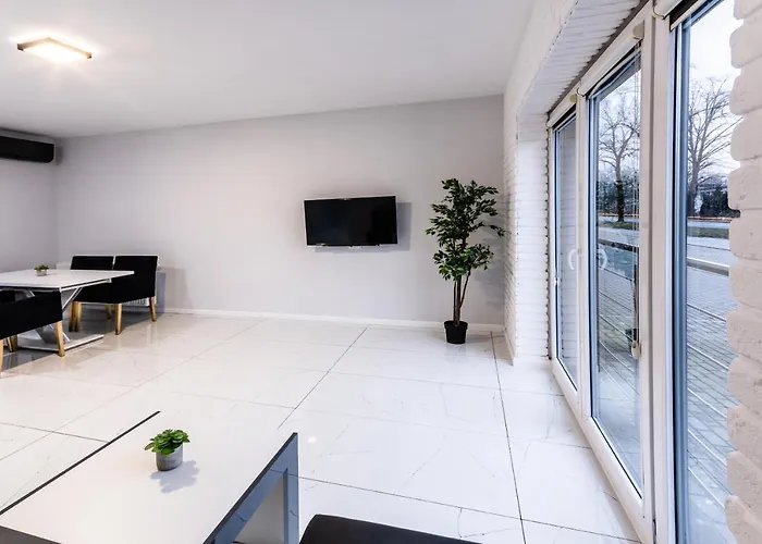 Apartamenty Katowice By Lantier - Swimming Pool Zone Bytom